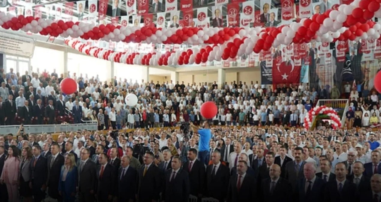 mhp-malazargirt-oncesi-milliyetci-slogan-cikmazina-girdi-2blFbpZP.jpg