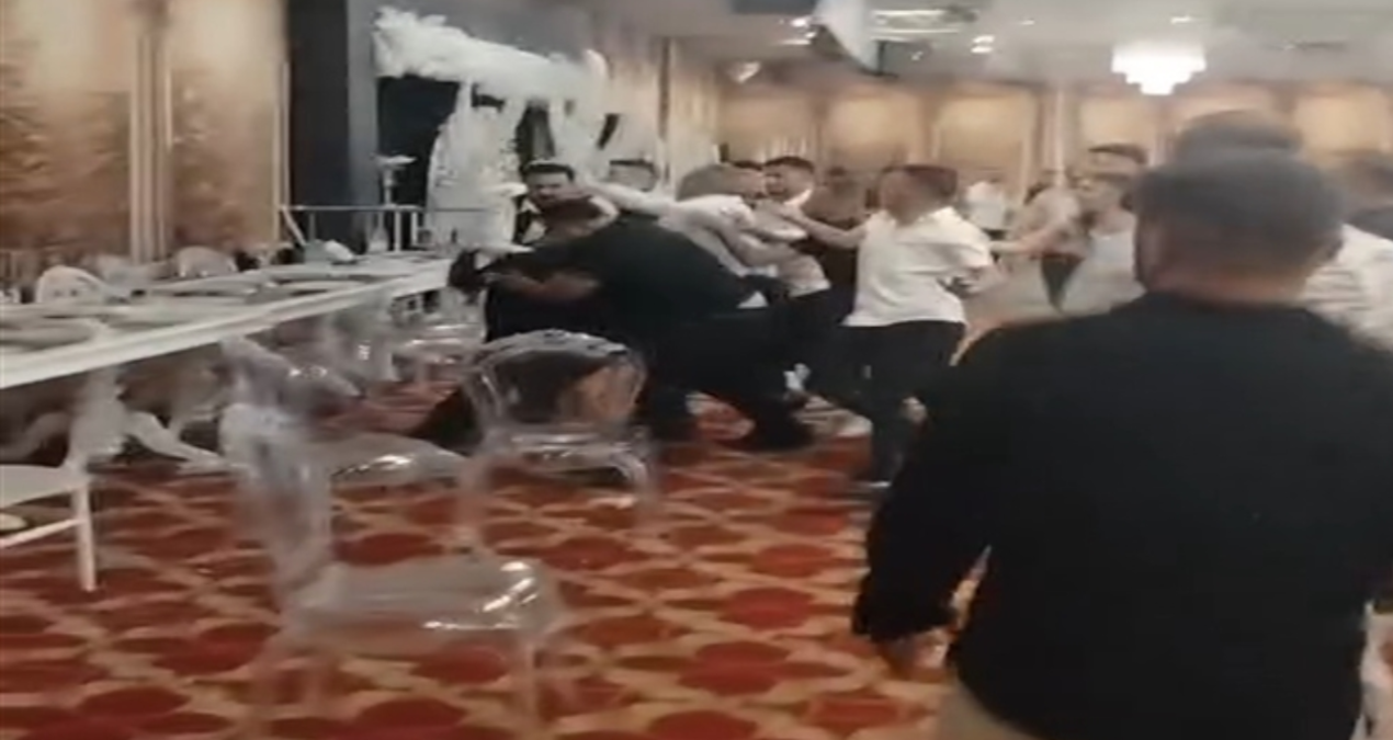 adanadaki dugunde ortalik birbirine girdi kavga anlari kamerada 8uWH3vkf