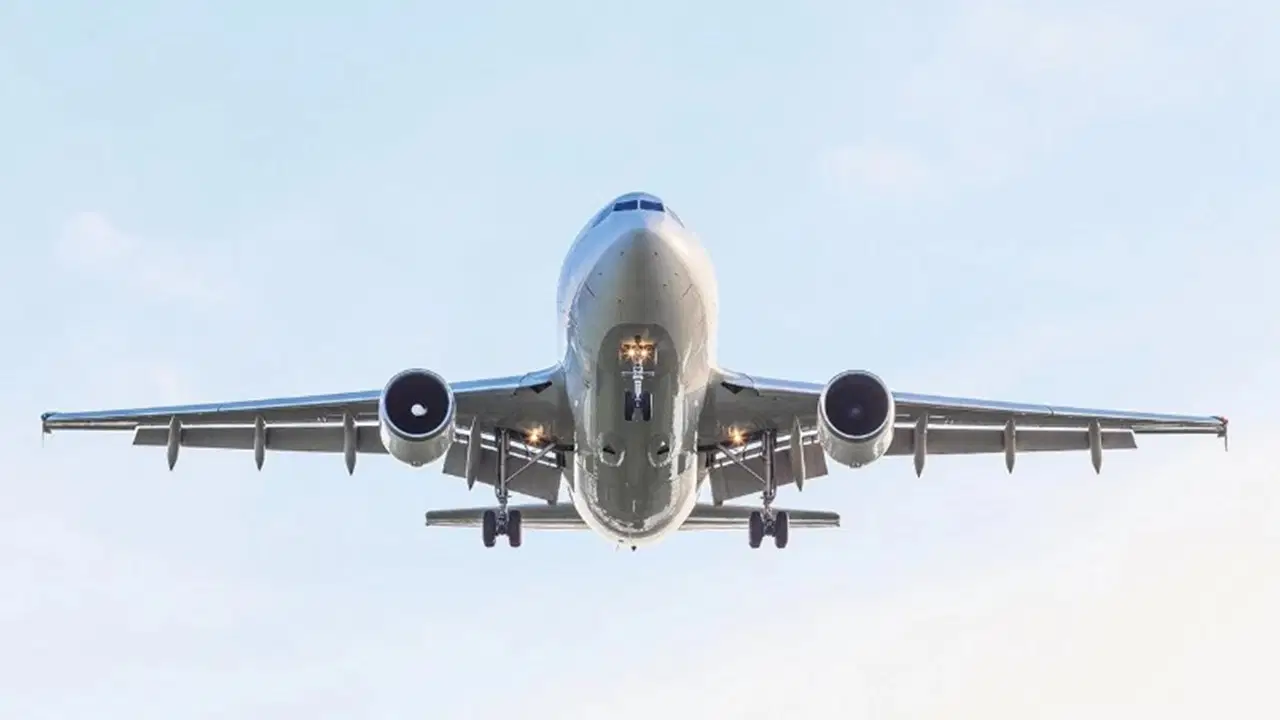 alman havayolu sirketi lufthansada 4 bin kisiyi isten cikarma karari yapay zeka ayrintisi FUtUnB6X