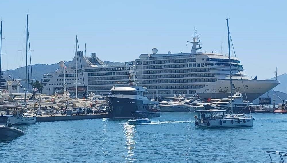 marmaris limanina iki kruvaziyer gemi demir atti eVp2Os2s