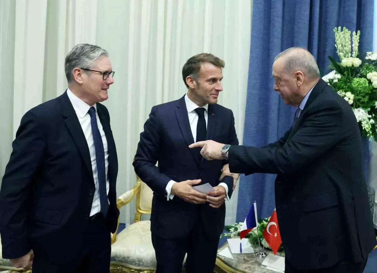 cumhurbaskani erdogan fransa cumhurbaskani macron ile gorustu QVWIy8fR.jpg