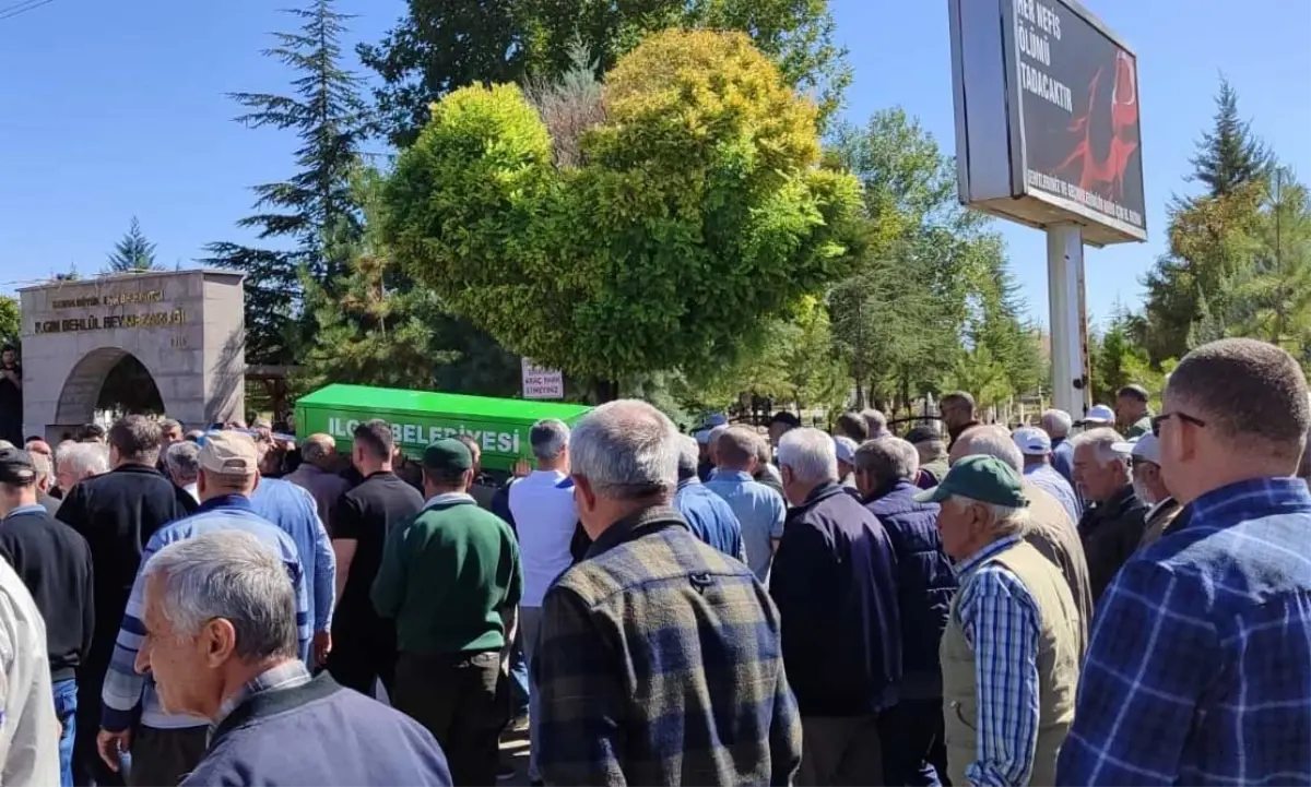 durmus ciplak topraga verildi CXJyDUIW