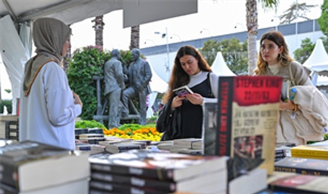 izkitapta edebiyat soleni suruyor BbpldDj9.jpg