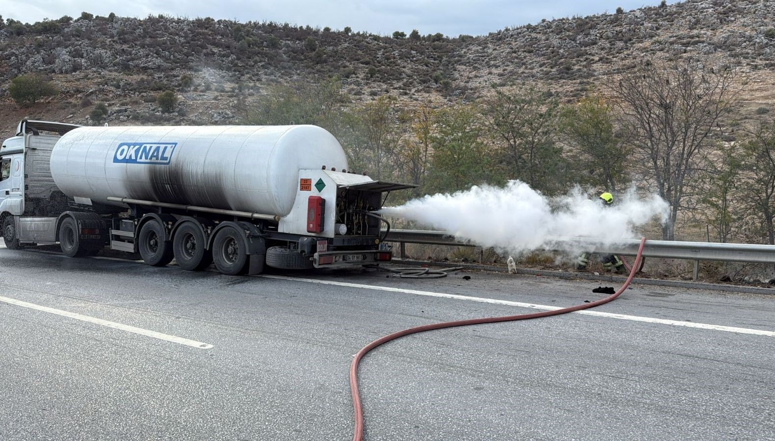 karbondioksit tasiyan tankerde yangin HhajpKNJ.jpg