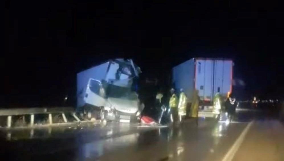 konyada kamyon sarampole devrildi iki can kaybi var gripbvGQ