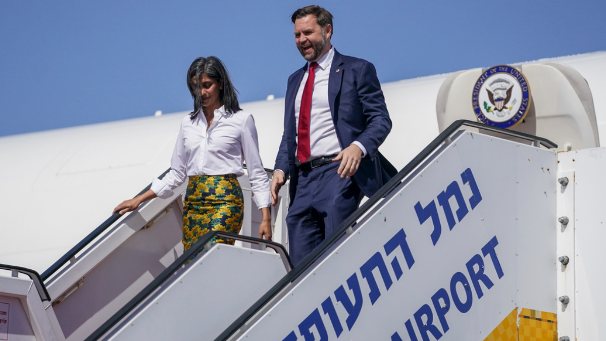 vance netanyahunun ateskesi bozmasini engellemek icin israilde Mucpiq3M.jpg