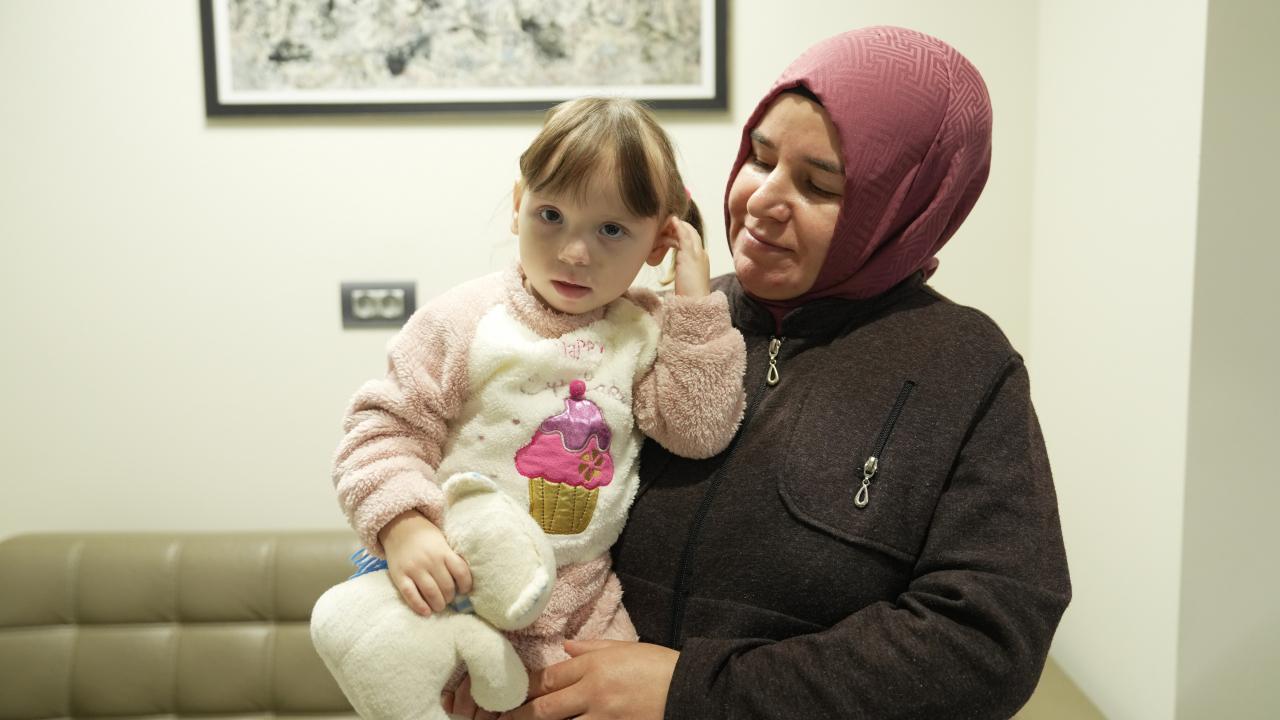 karaciger yetmezligiyle dogdu annesinin fedakarligiyla hayata tutundu yEnvClBX.jpg