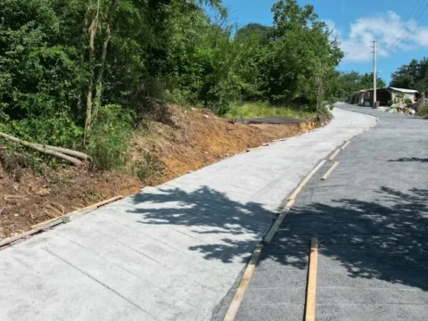 Izmitten akmeseye dayanikli beton yol yRdSGiAh